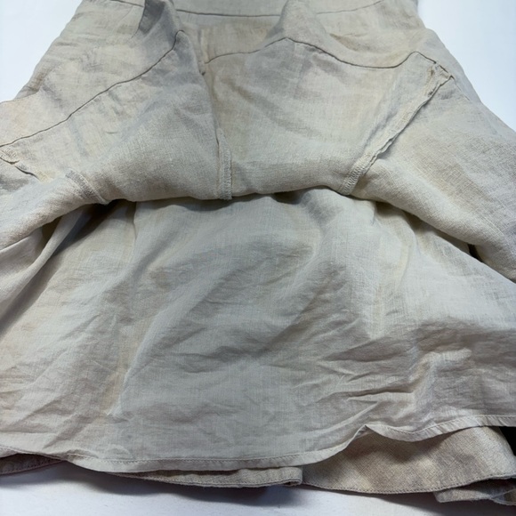 Club Monaco Fluted Hem Mini Dress in the color Flaxseed Size 0 - Picture 8 of 10